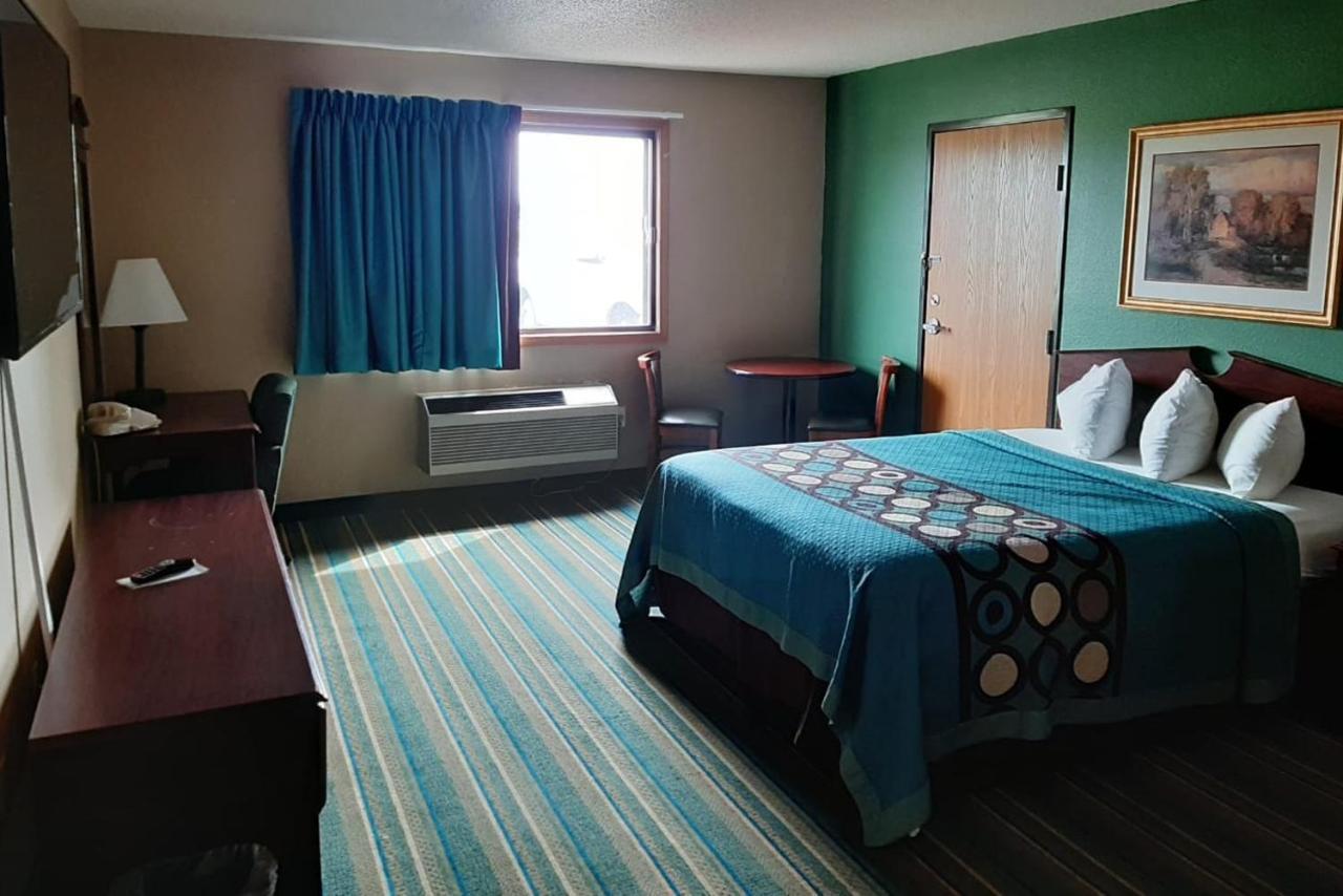 Coratel Inn & Suites By Jasper New Richmond Esterno foto