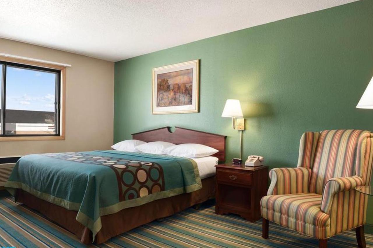 Coratel Inn & Suites By Jasper New Richmond Esterno foto
