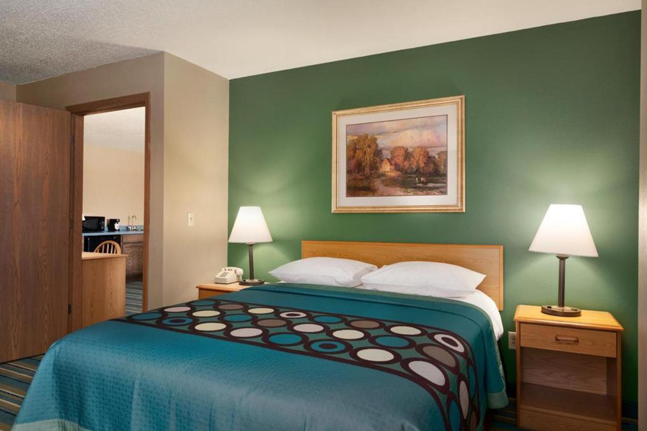 Coratel Inn & Suites By Jasper New Richmond Esterno foto