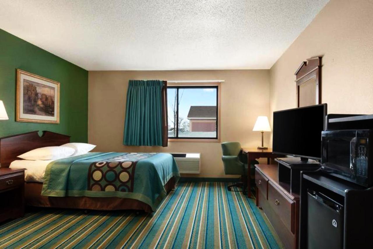 Coratel Inn & Suites By Jasper New Richmond Esterno foto